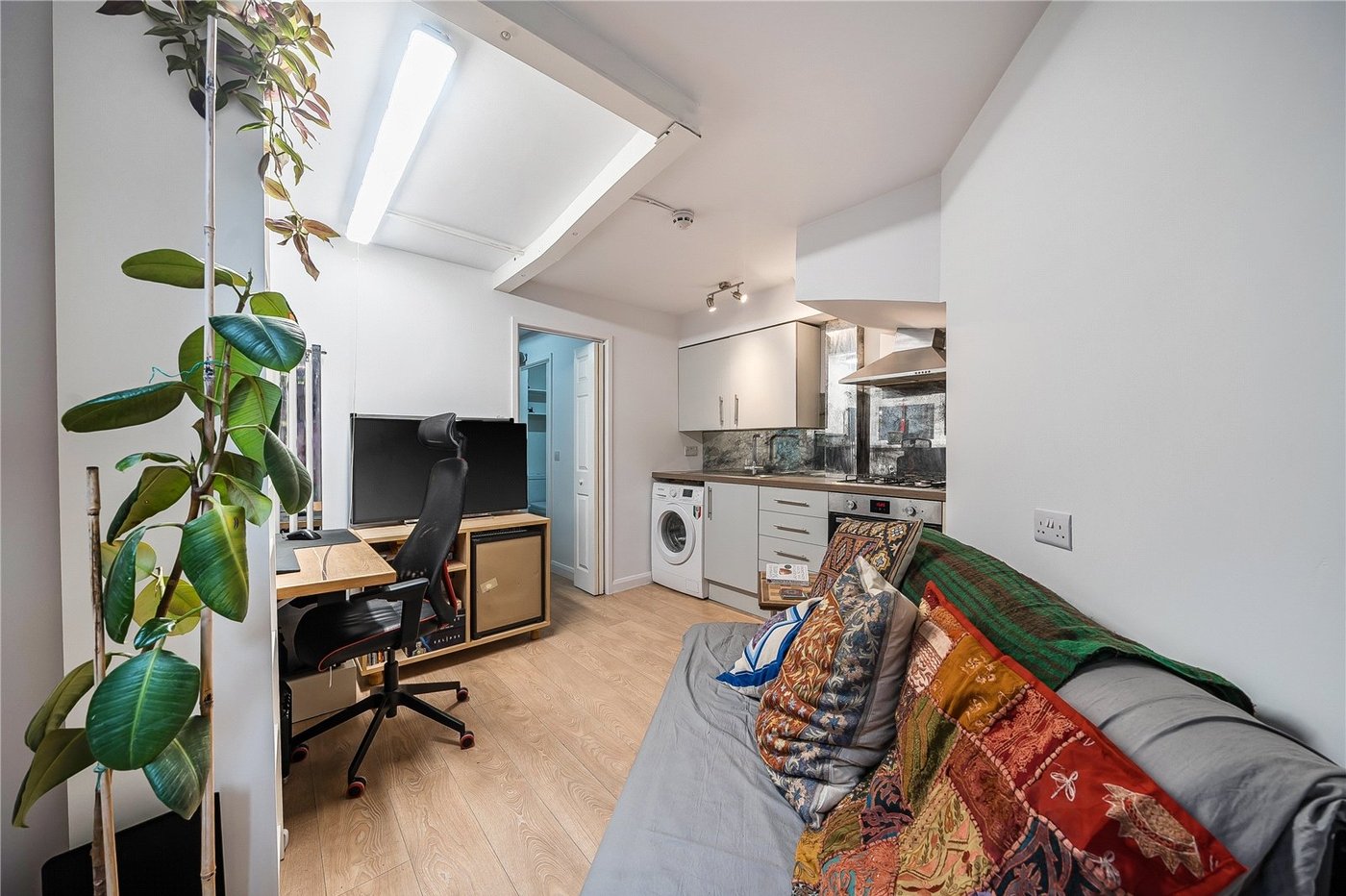 5 bedroom house for sale in Queensthorpe Road | Robinson Jackson