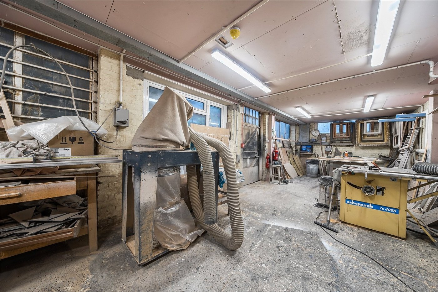 5 bedroom house for sale in Queensthorpe Road | Robinson Jackson