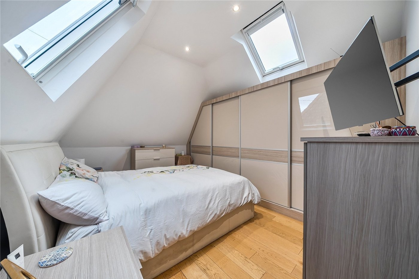 5 bedroom house for sale in Queensthorpe Road | Robinson Jackson