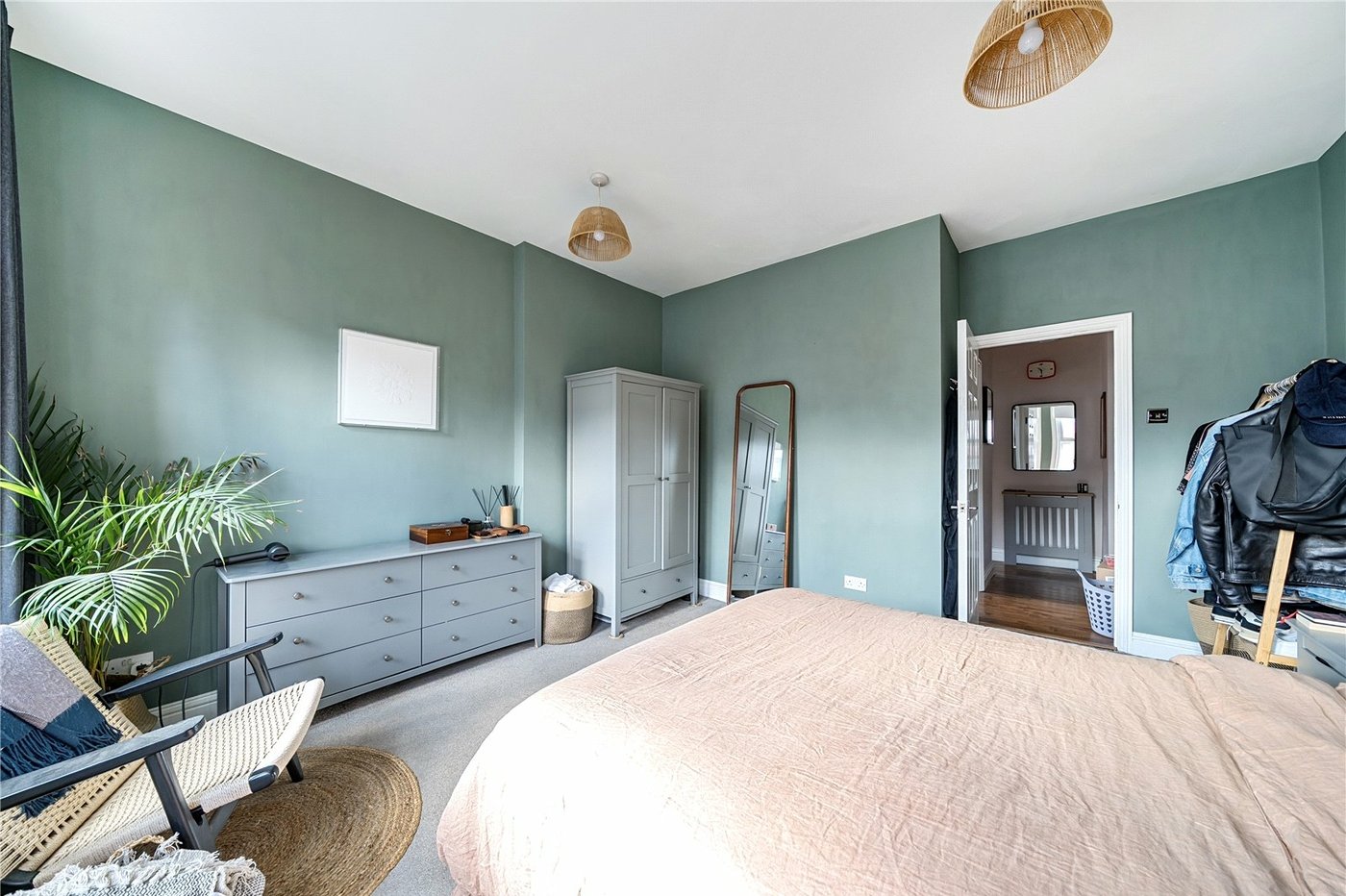 2 bedroom property for sale in London | Robinson Jackson