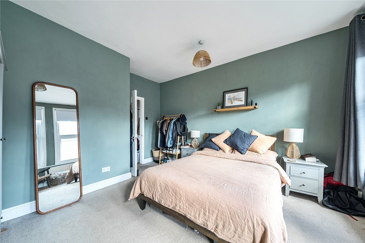 2 bedroom property for sale in London | Robinson Jackson