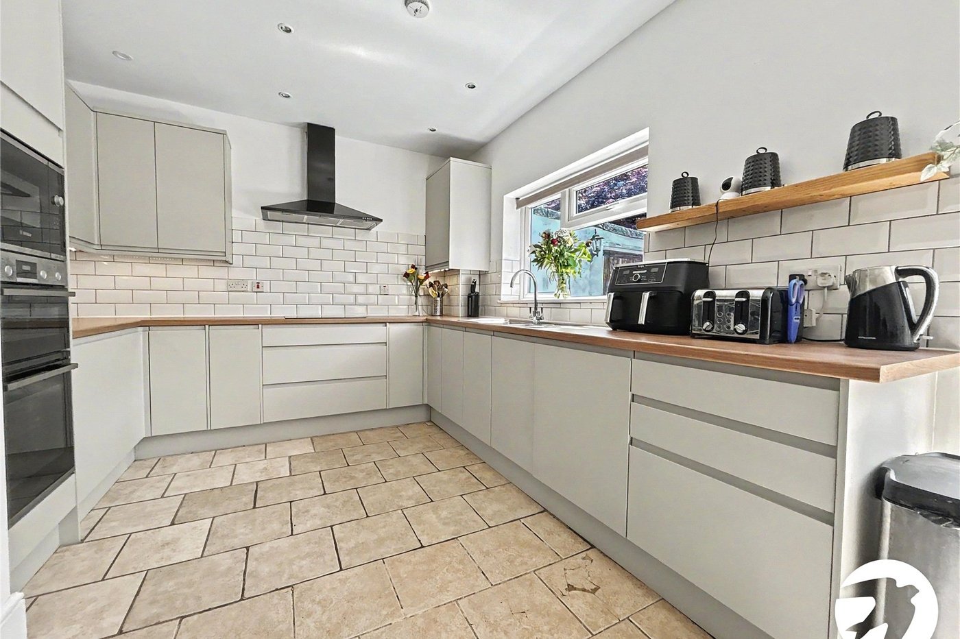 3 bedroom bungalow for sale in Sidcup | Robinson Jackson