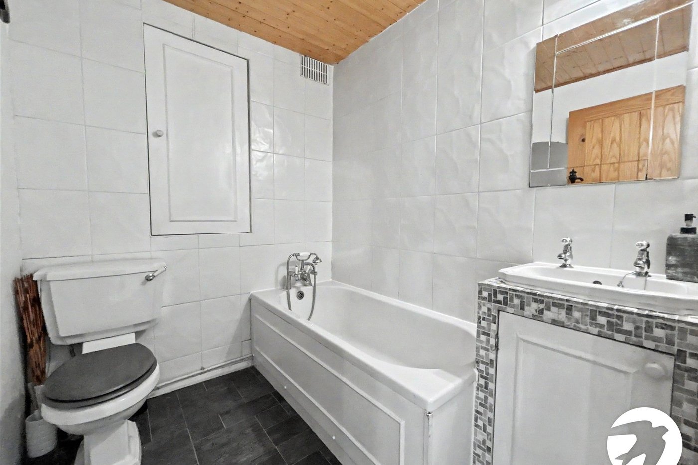3 bedroom bungalow for sale in Sidcup | Robinson Jackson
