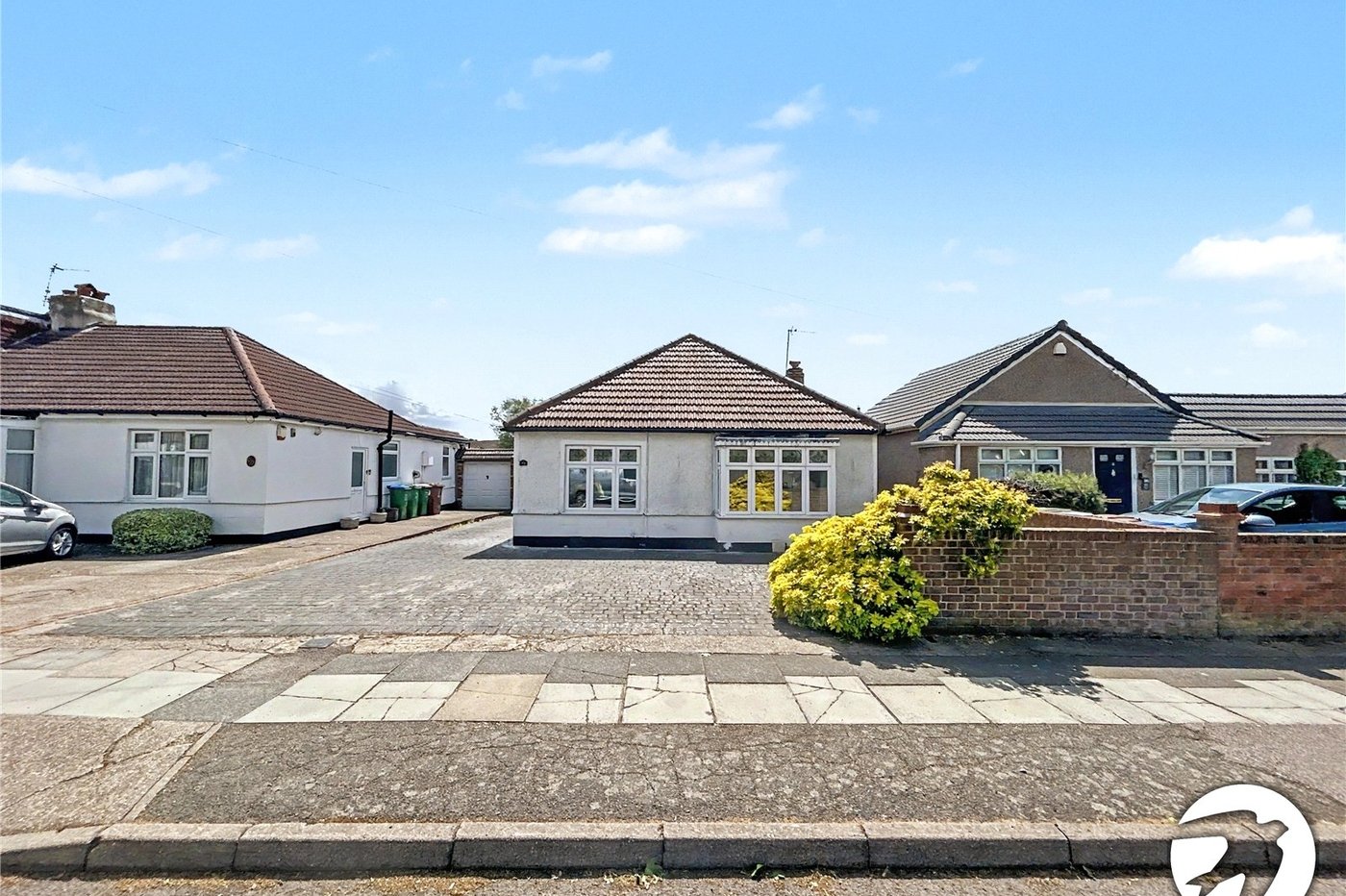 3 bedroom bungalow for sale in Sidcup | Robinson Jackson