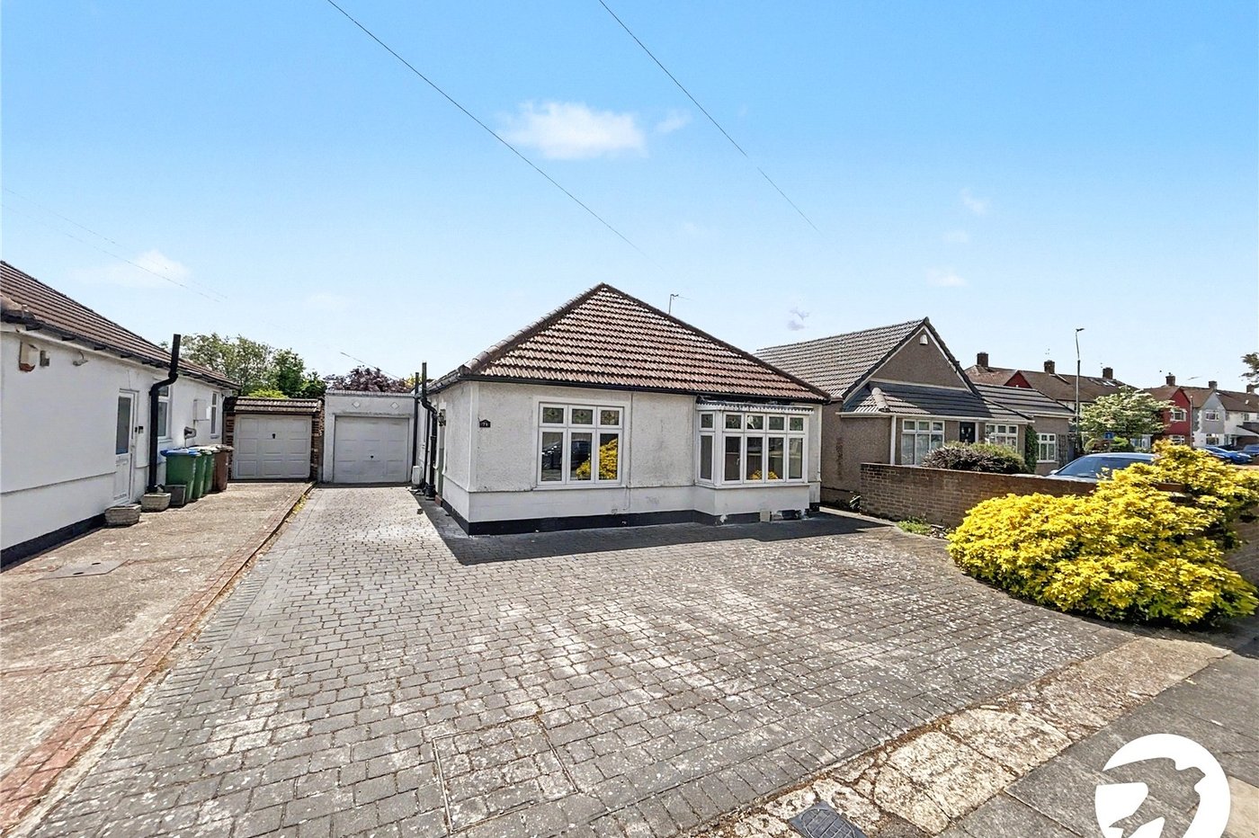 3 bedroom bungalow for sale in Sidcup | Robinson Jackson