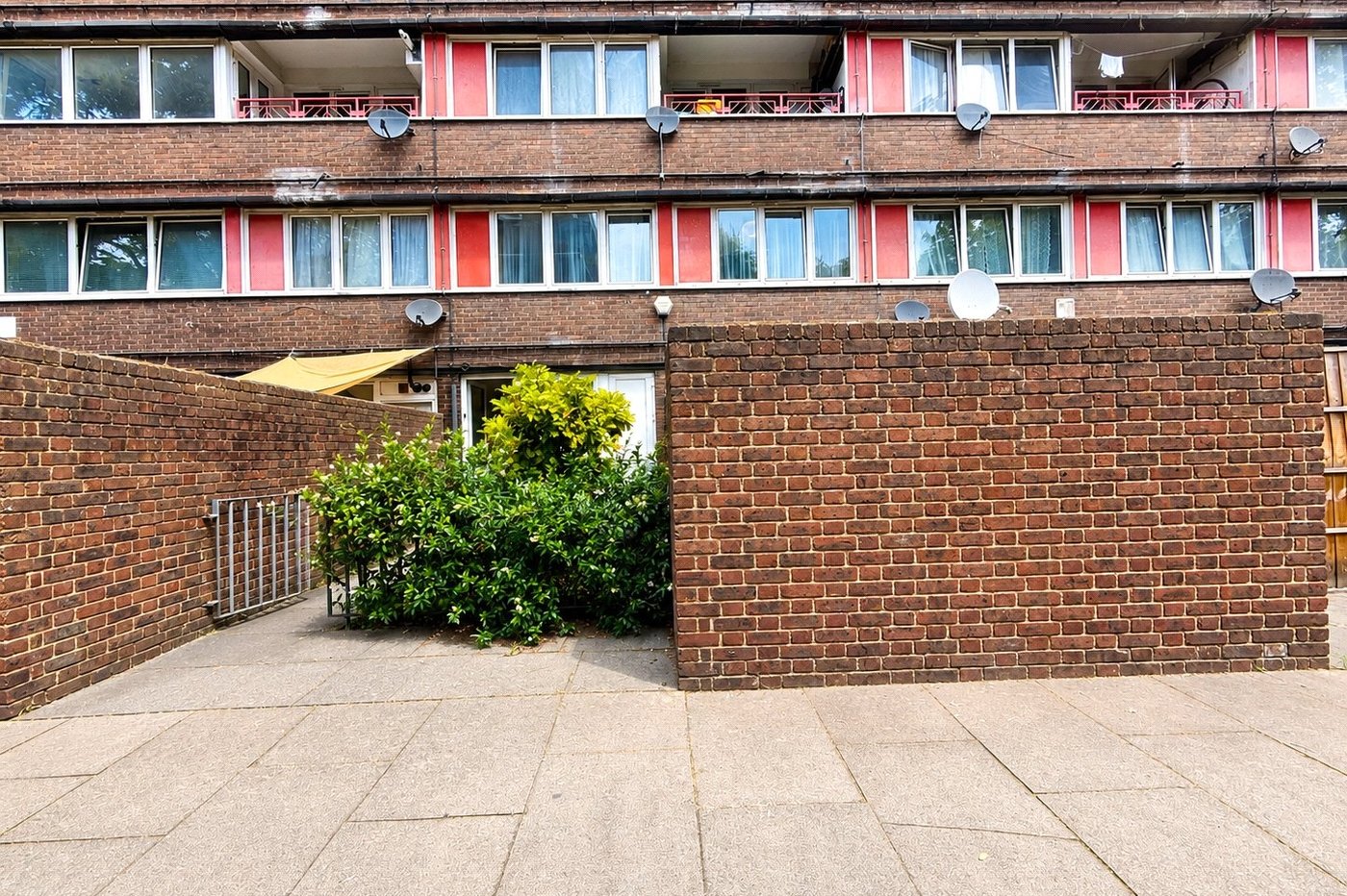 5 bedroom property for sale in London | Robinson Jackson