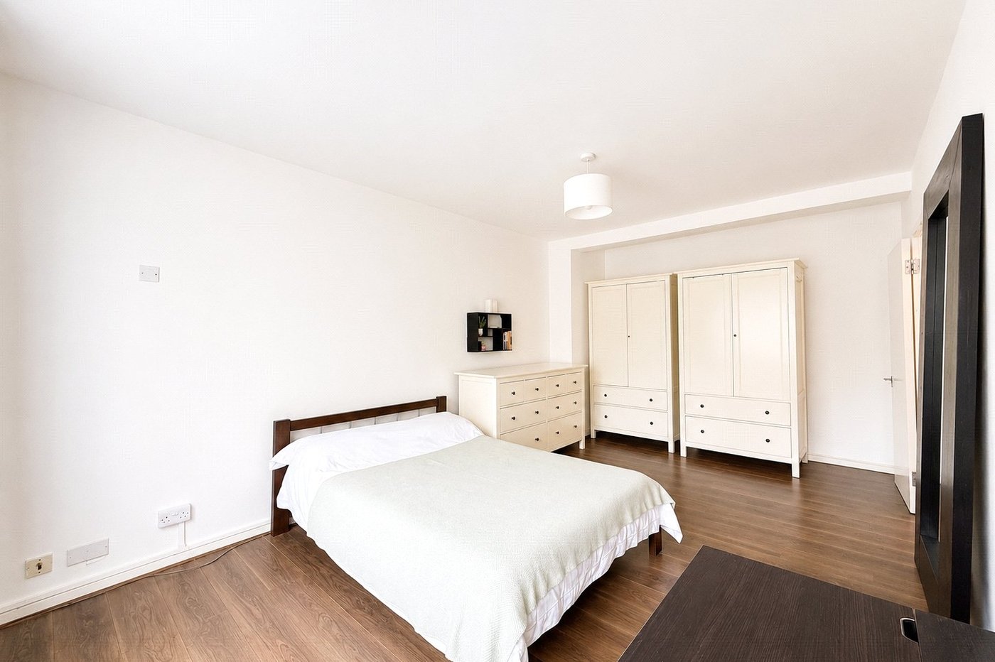 5 bedroom property for sale in London | Robinson Jackson