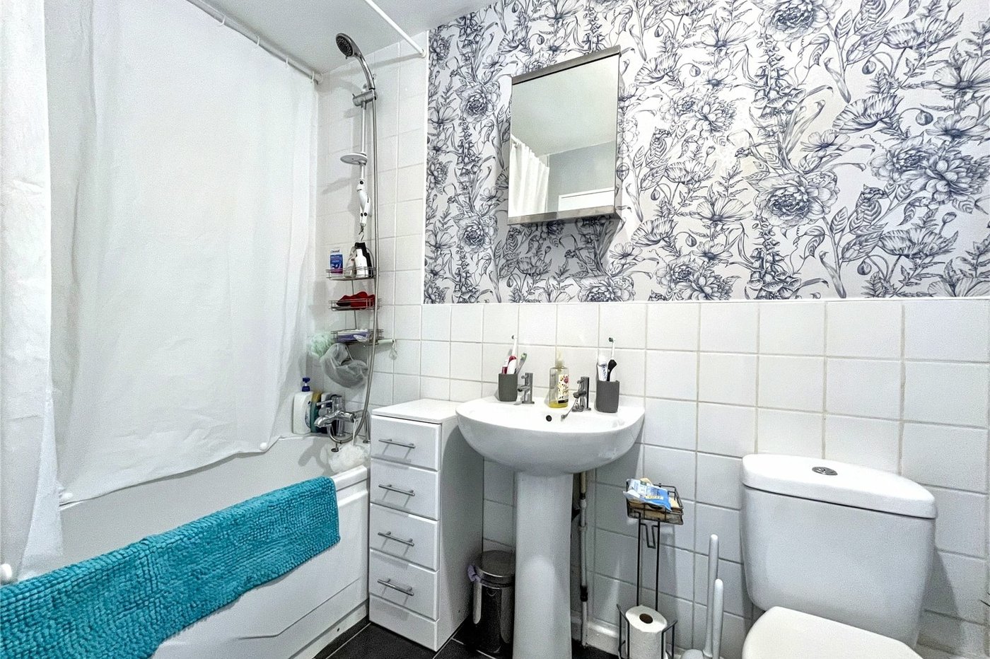 2 bedroom house for sale in Chatham | Robinson Michael & Jackson