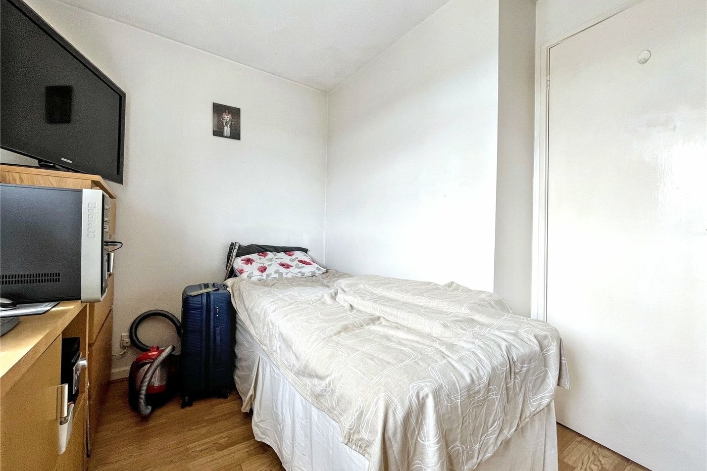 2 bedroom house for sale in Chatham | Robinson Michael & Jackson