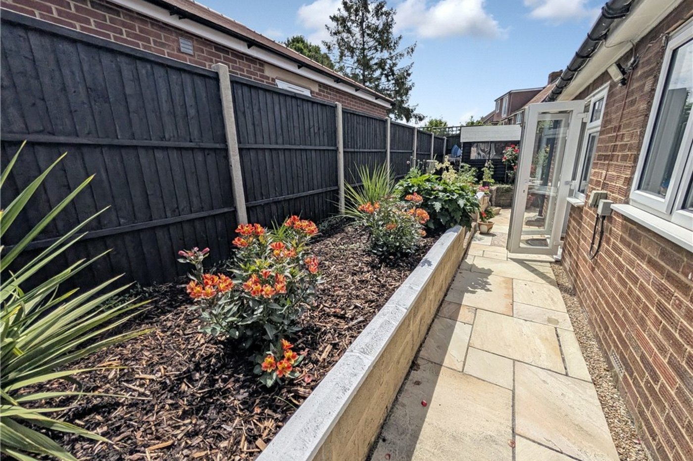 2 bedroom bungalow for sale in Orpington | Robinson Jackson