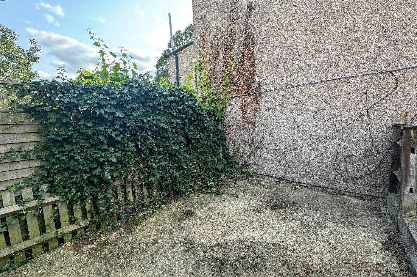 2 bedroom property for sale in London | Robinson Jackson