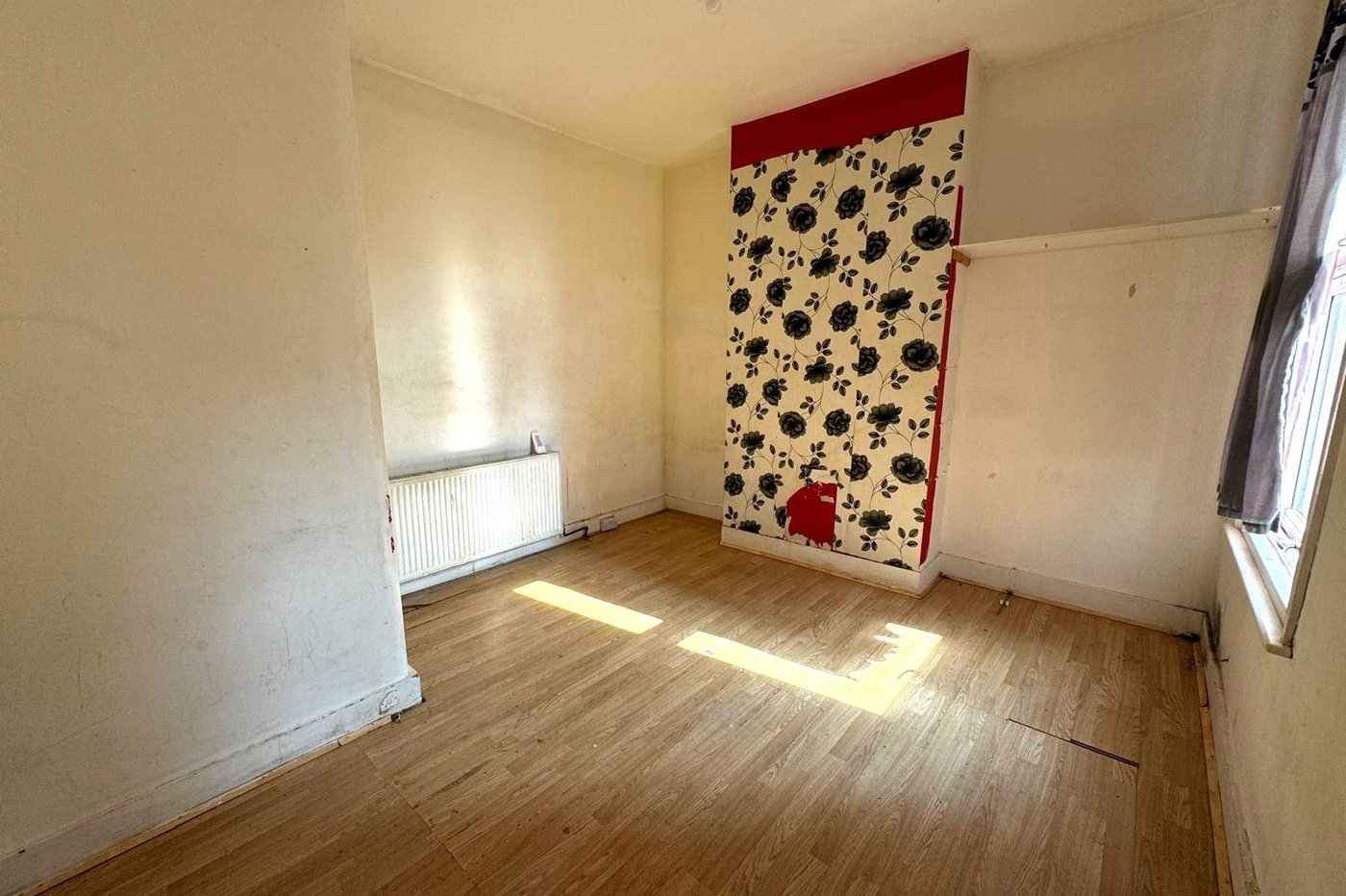 2 bedroom property for sale in London | Robinson Jackson