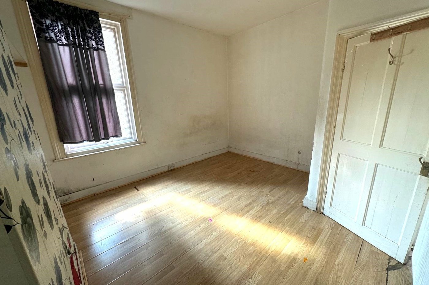 2 bedroom property for sale in London | Robinson Jackson