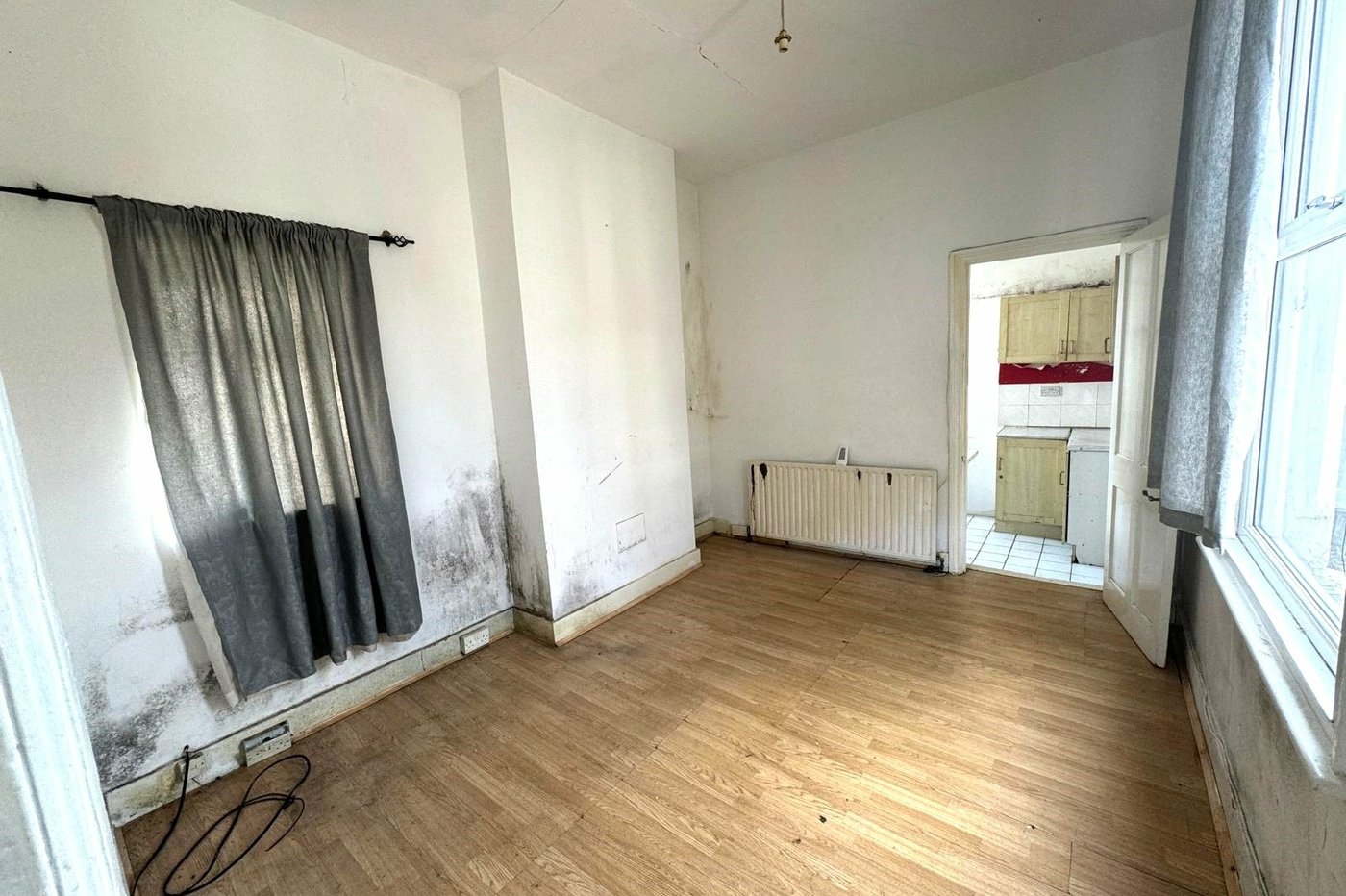 2 bedroom property for sale in London | Robinson Jackson