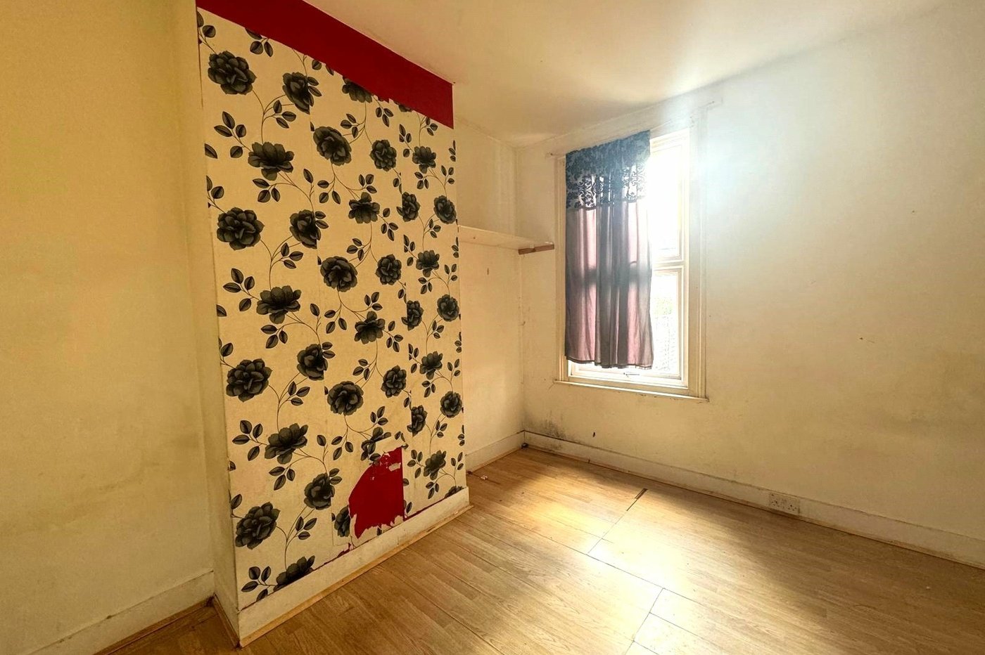 2 bedroom property for sale in London | Robinson Jackson