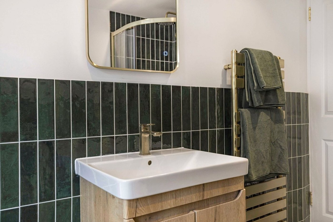 2 bedroom property for sale in London | Robinson Jackson