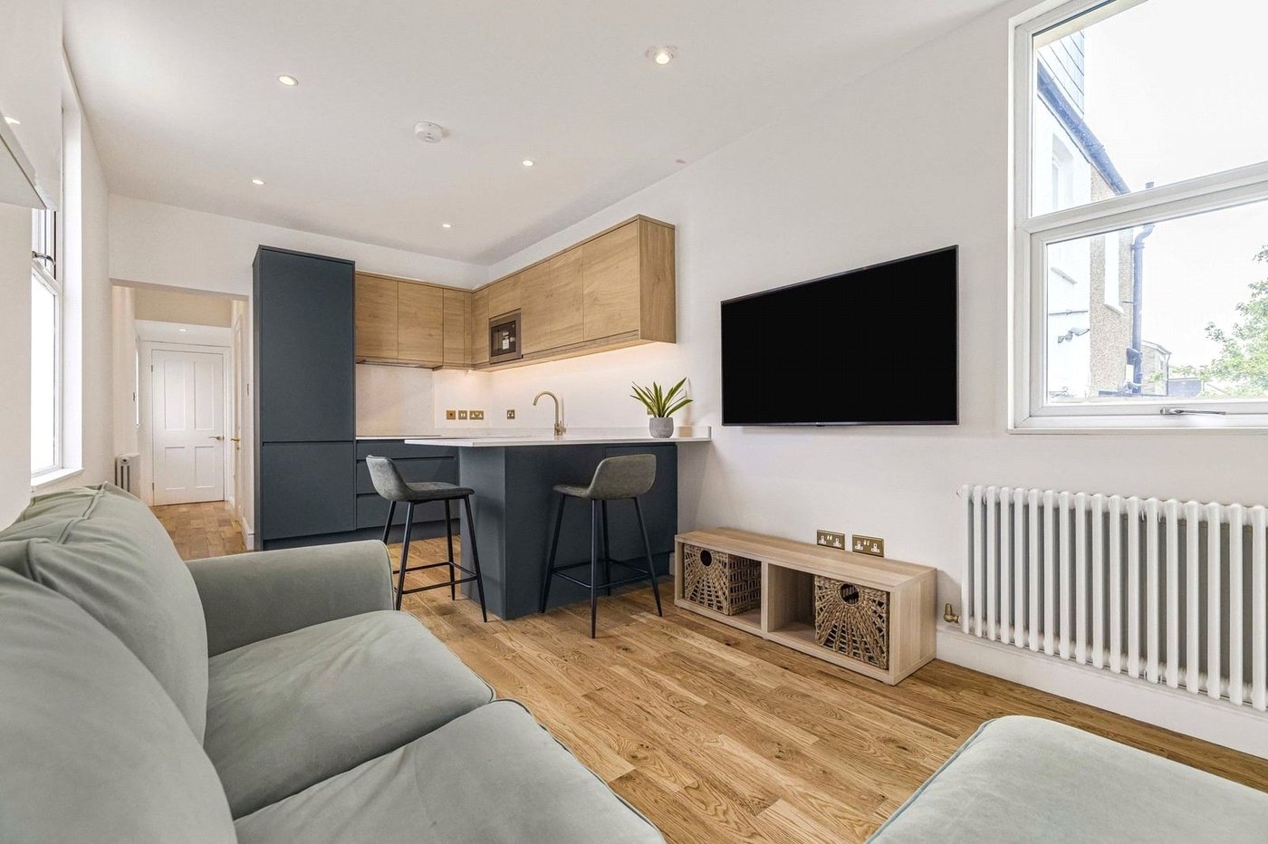 2 bedroom property for sale in London | Robinson Jackson