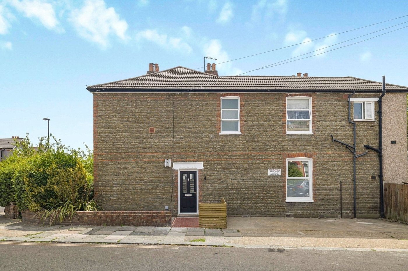 2 bedroom property for sale in London | Robinson Jackson