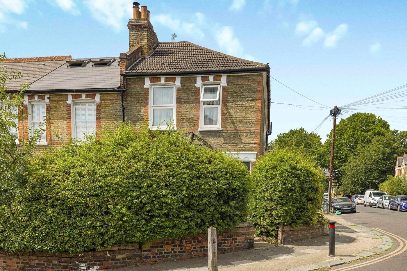 2 bedroom property for sale in London | Robinson Jackson