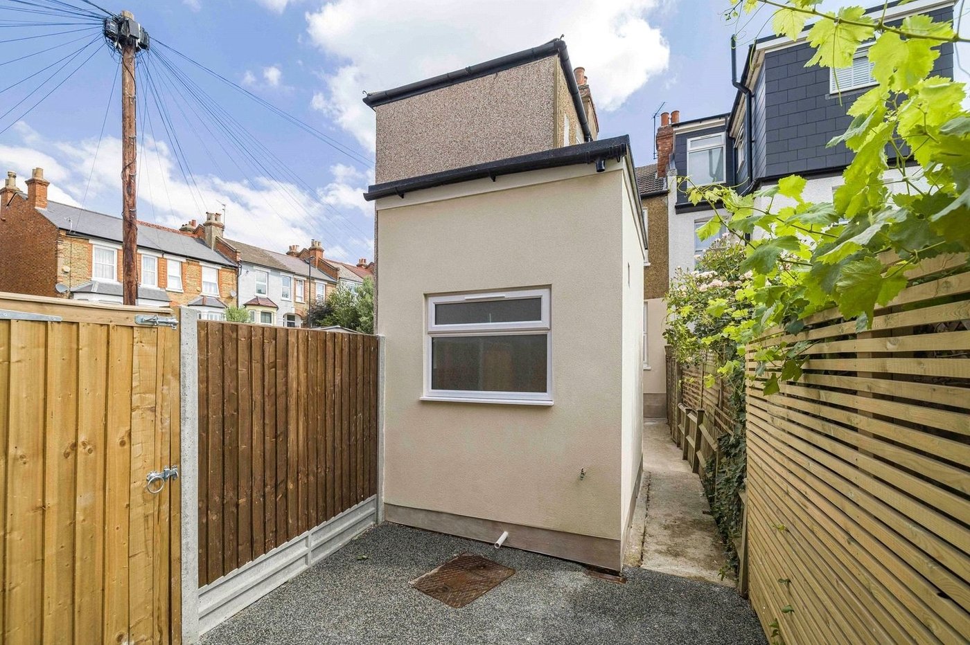 2 bedroom property for sale in London | Robinson Jackson