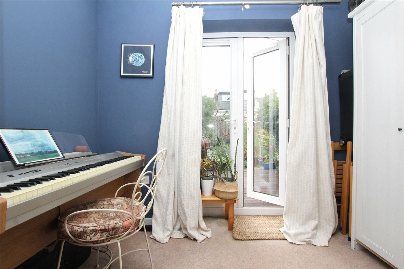 1 bedroom property for sale in Plumstead Common | Robinson Jackson