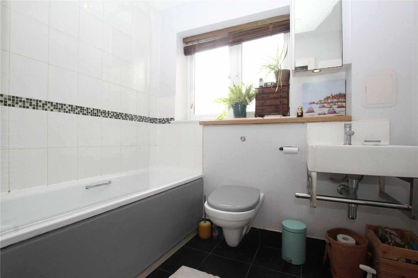 1 bedroom property for sale in Plumstead Common | Robinson Jackson