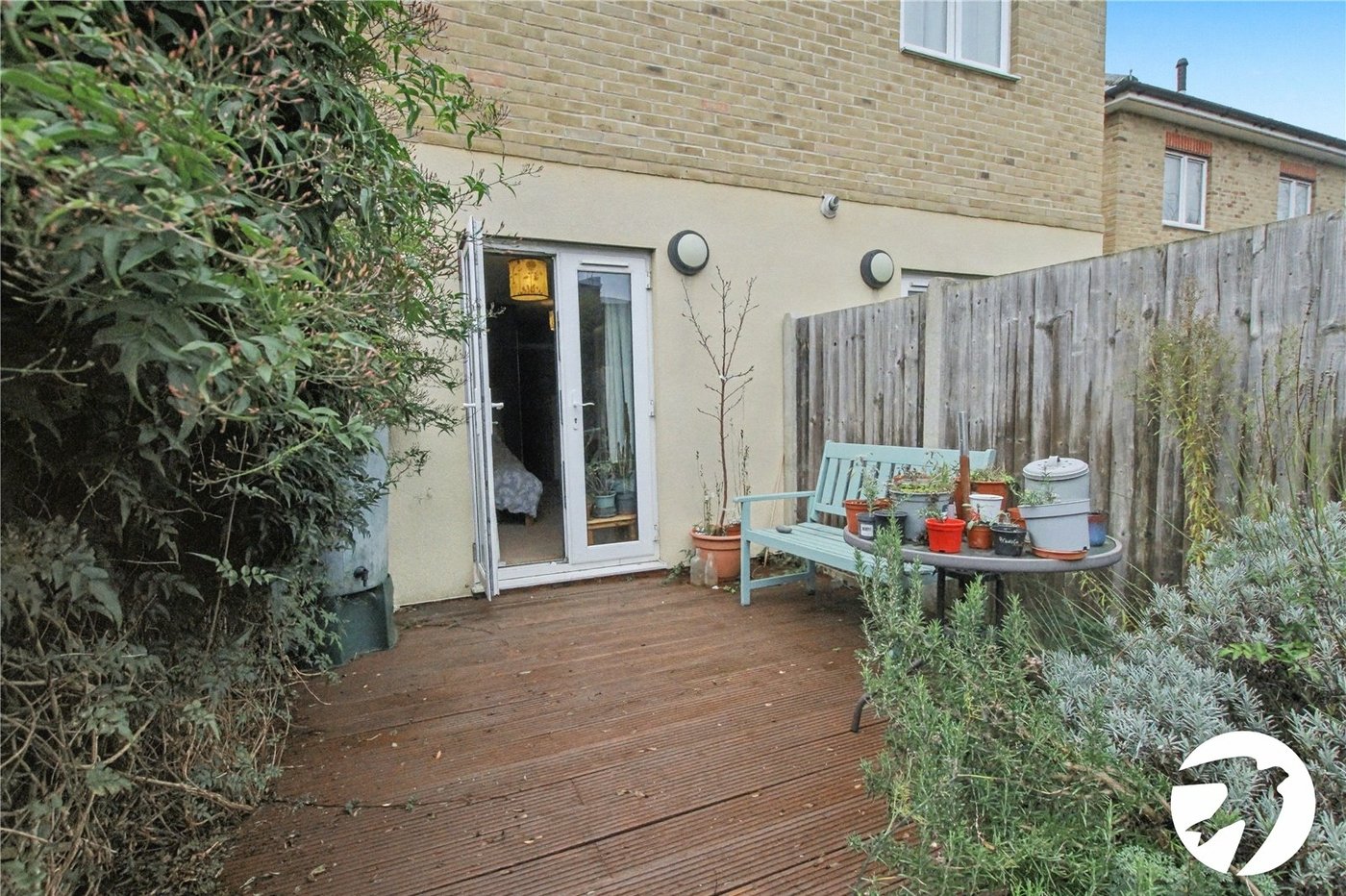 1 bedroom property for sale in Plumstead Common | Robinson Jackson