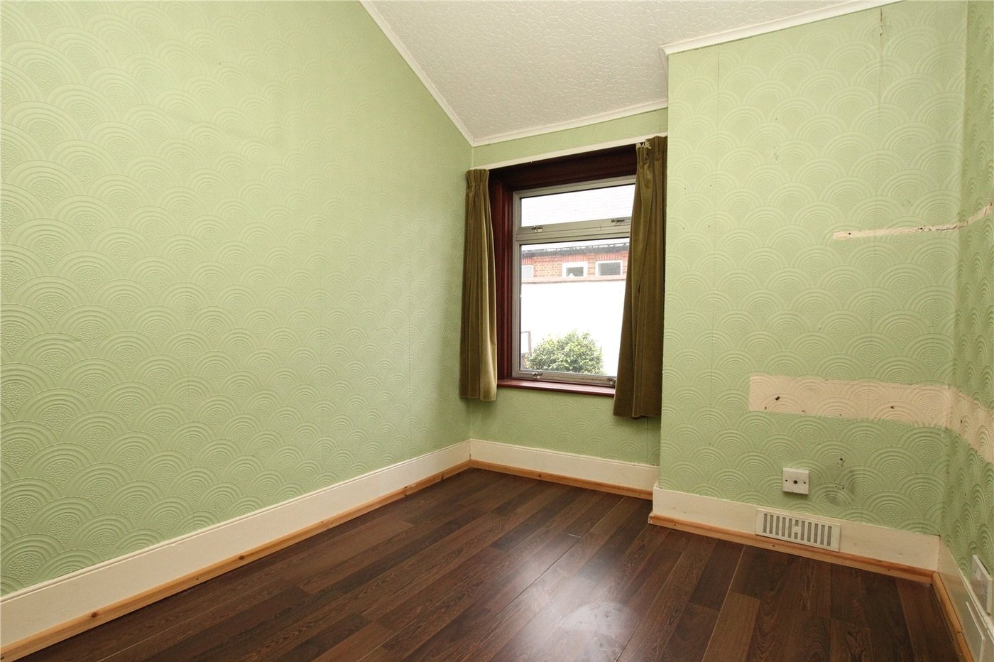 3 bedroom house for sale in Plumstead Common | Robinson Jackson