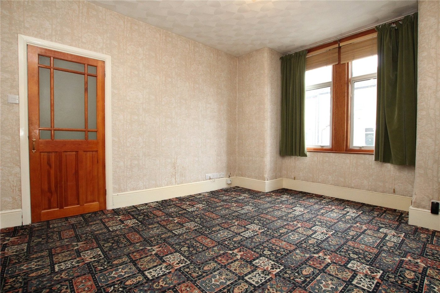 3 bedroom house for sale in Plumstead Common | Robinson Jackson