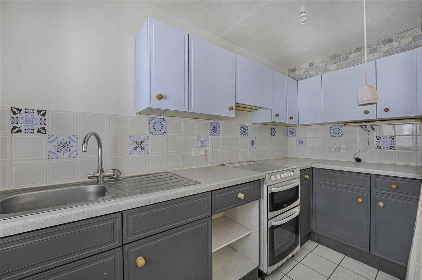 2 bedroom house for sale in Dartford | Robinson Jackson