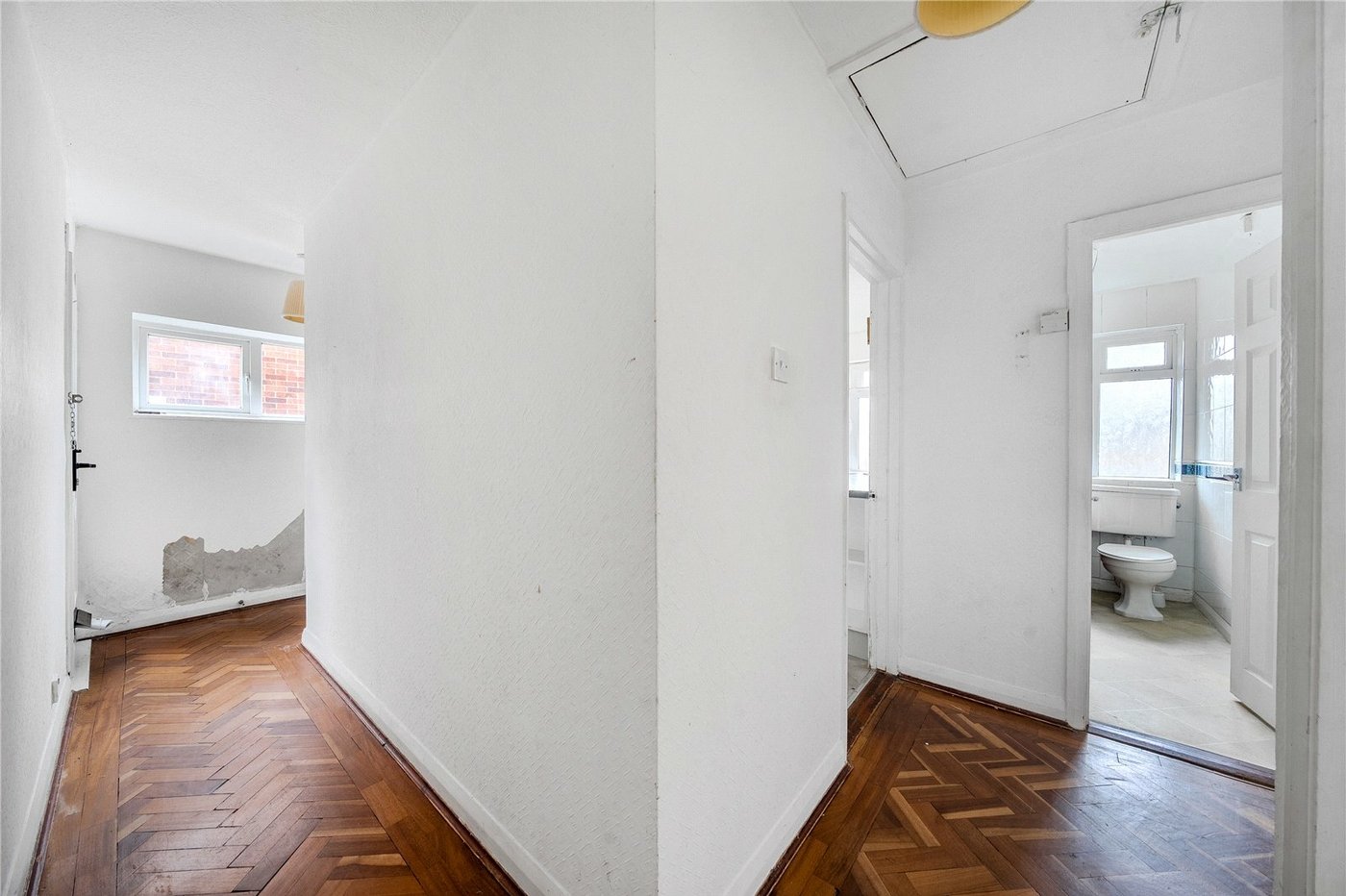 2 bedroom property for sale in London | Robinson Jackson