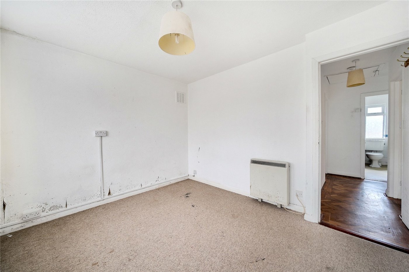 2 bedroom property for sale in London | Robinson Jackson