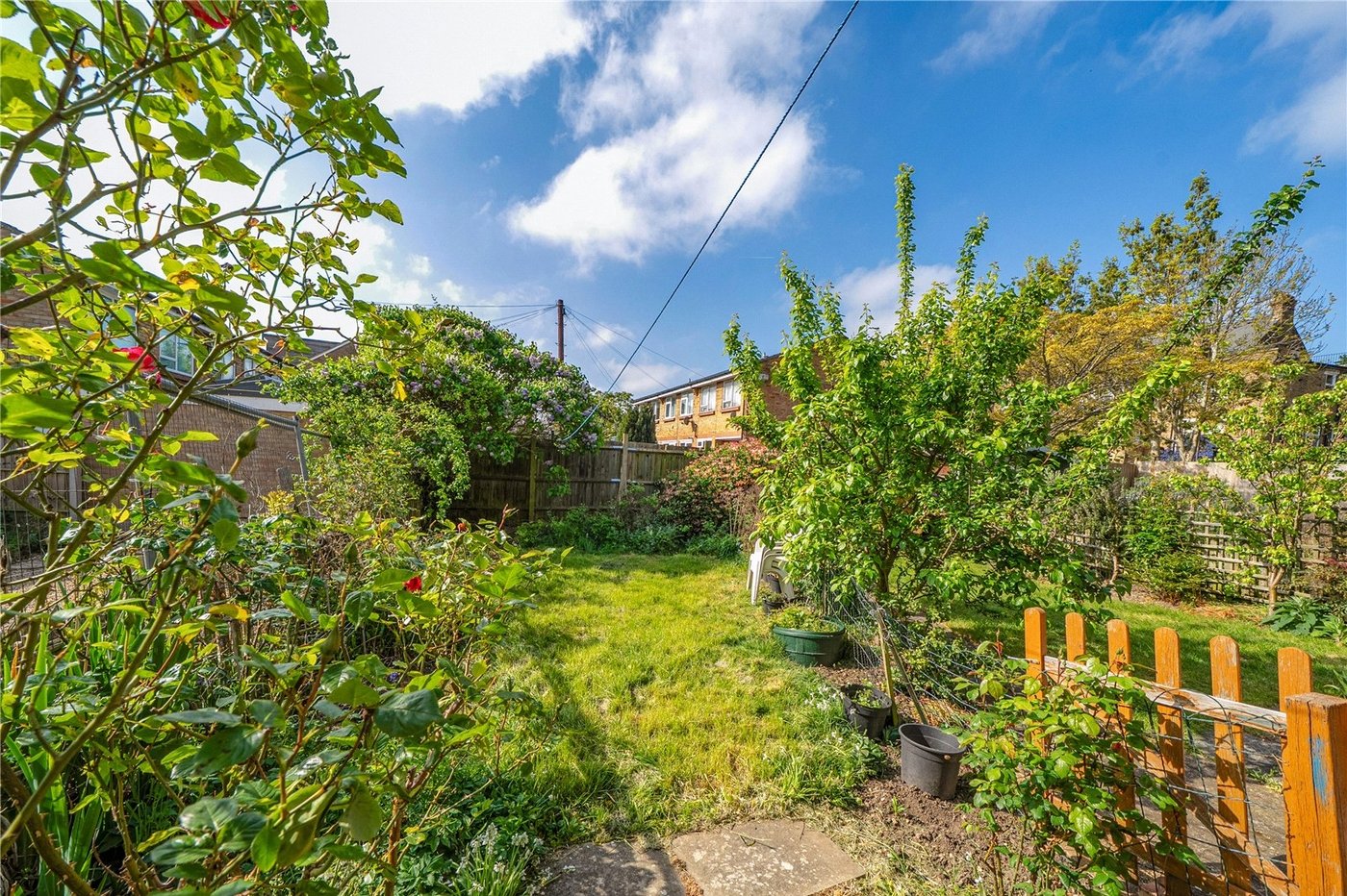 2 bedroom property for sale in London | Robinson Jackson