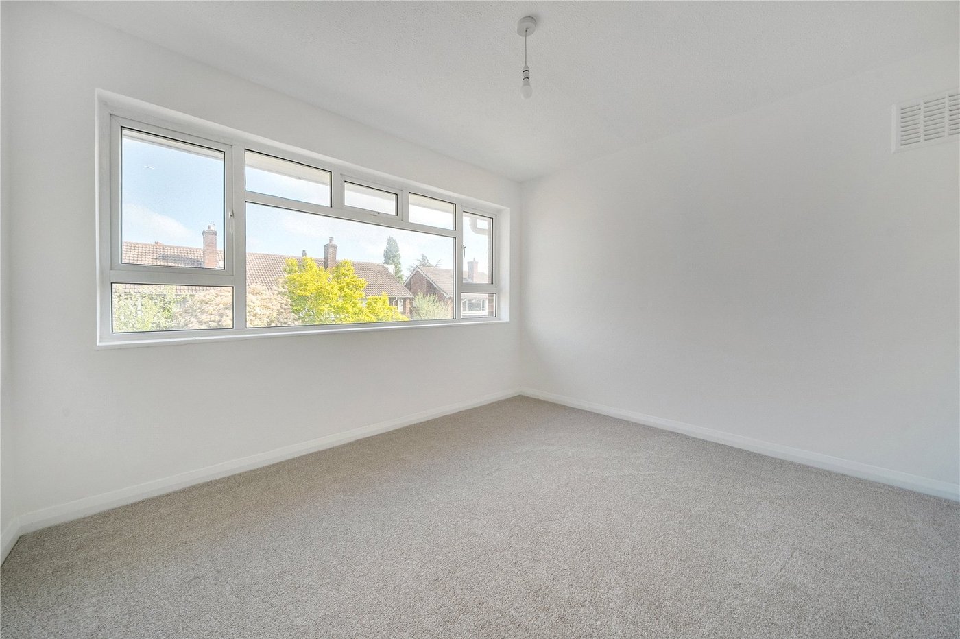 2 bedroom property for sale in London | Robinson Jackson