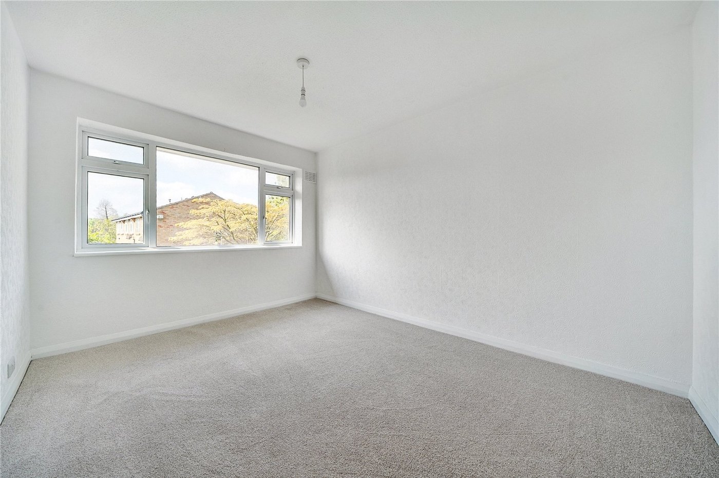 2 bedroom property for sale in London | Robinson Jackson