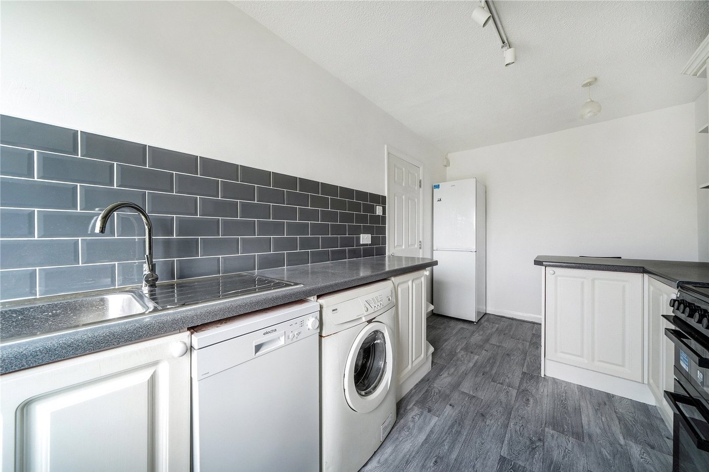 2 bedroom property for sale in London | Robinson Jackson