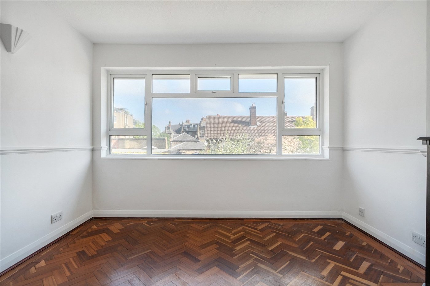 2 bedroom property for sale in London | Robinson Jackson