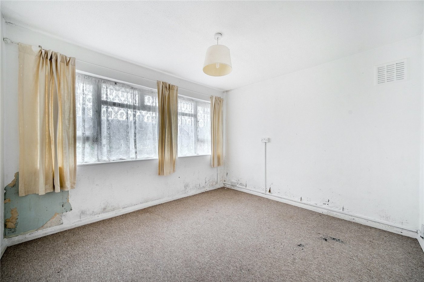 2 bedroom property for sale in  | Robinson Jackson