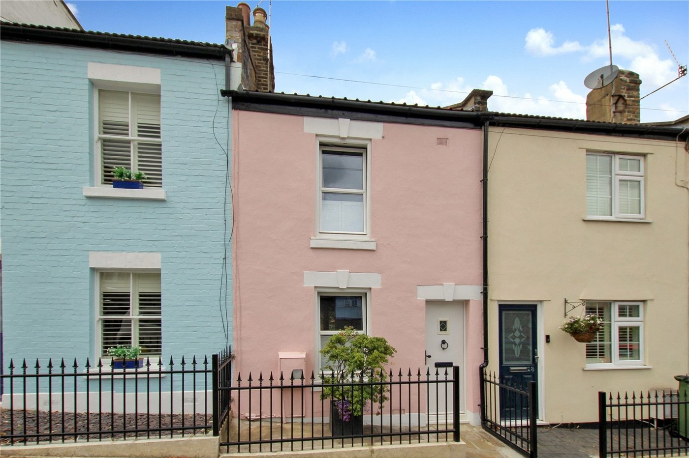 2 bedroom house for sale in Shooters Hill | Robinson Jackson