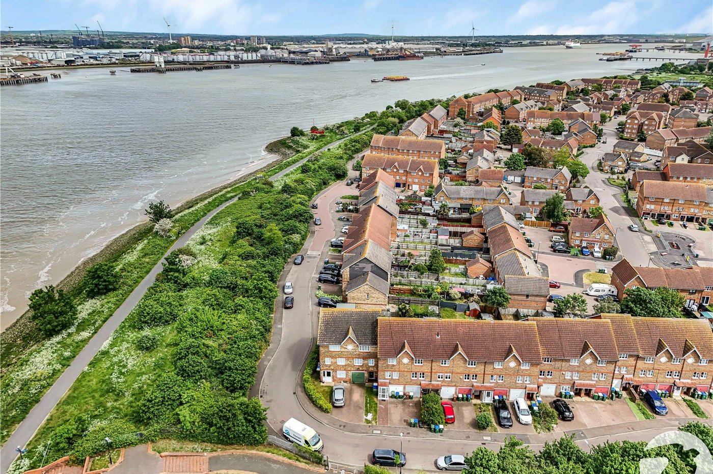 4 bedroom property for sale in London | Robinson Jackson