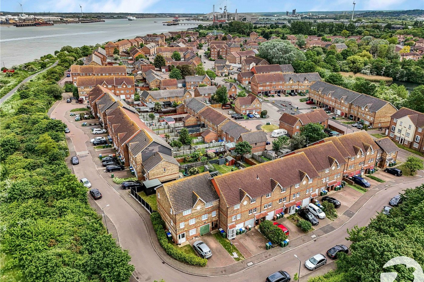 4 bedroom property for sale in London | Robinson Jackson