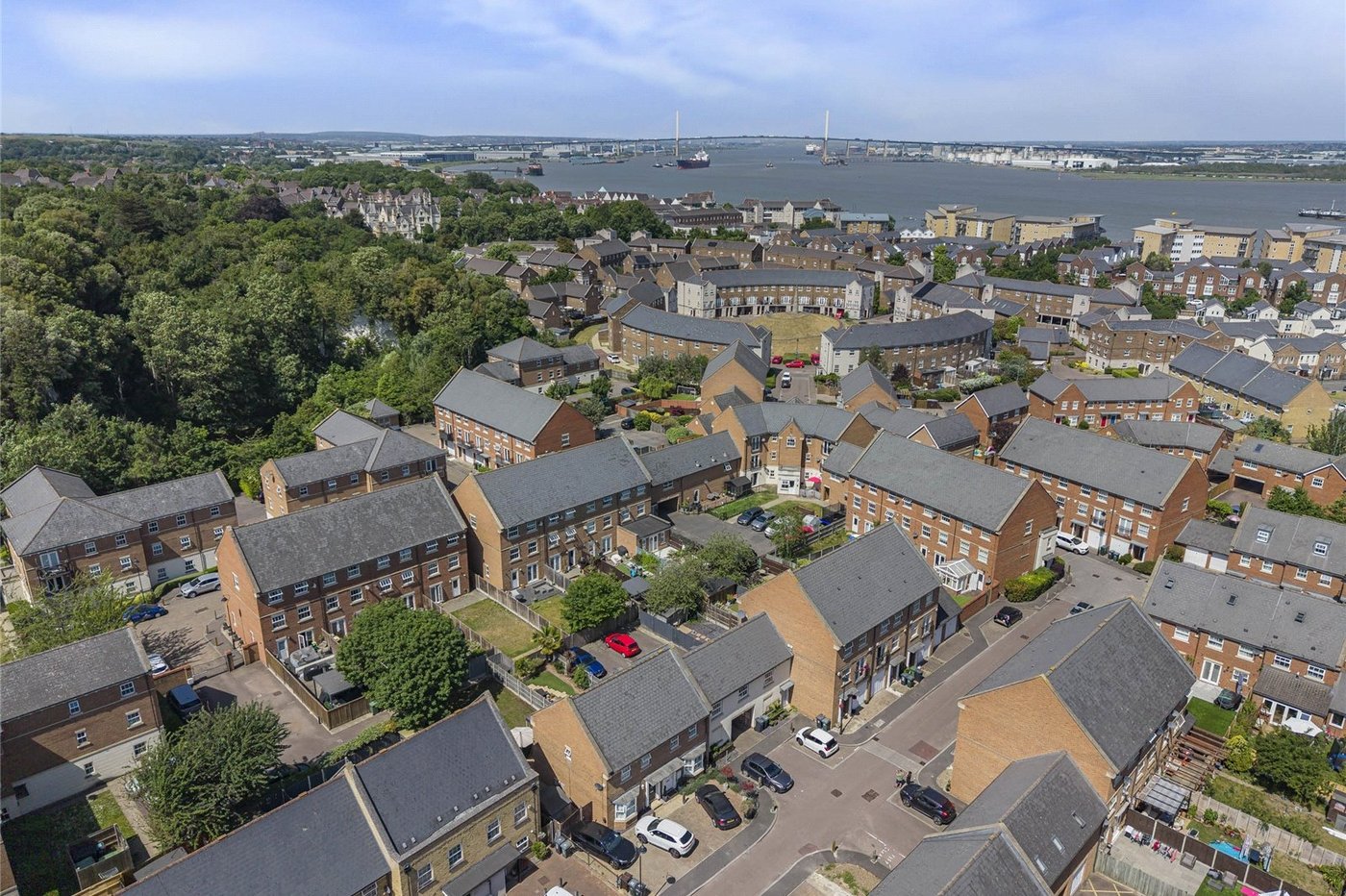2 bedroom property for sale in Greenhithe | Robinson Jackson
