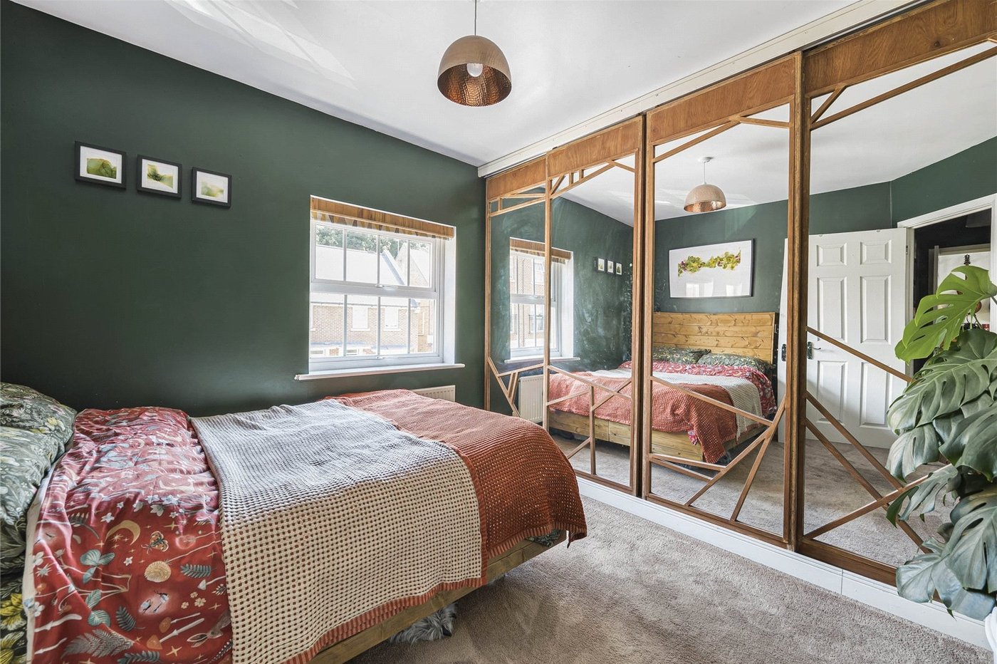 2 bedroom property for sale in Greenhithe | Robinson Jackson