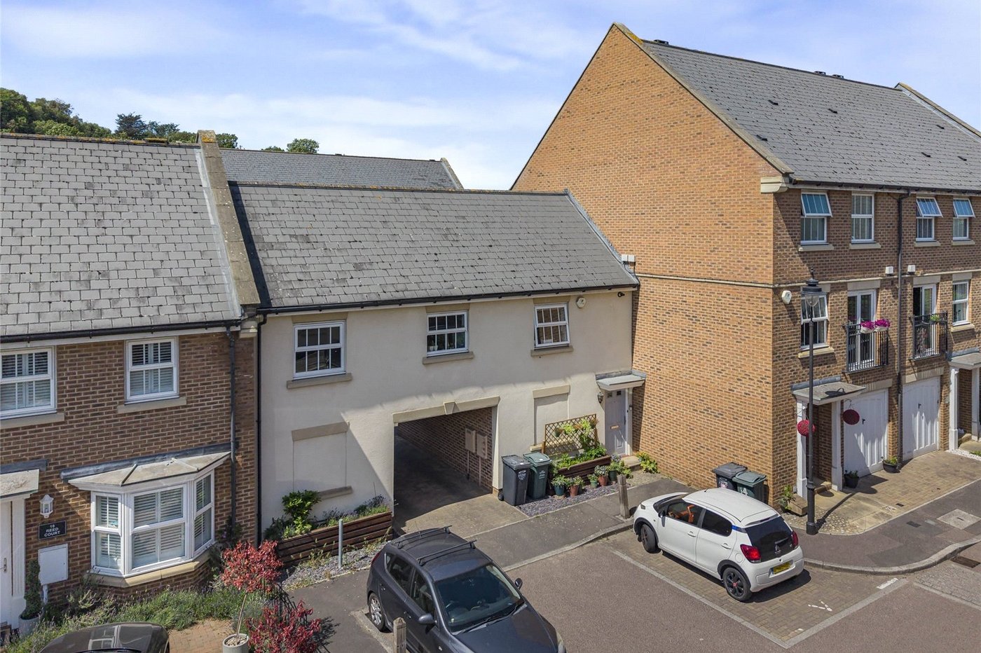 2 bedroom property for sale in Greenhithe | Robinson Jackson
