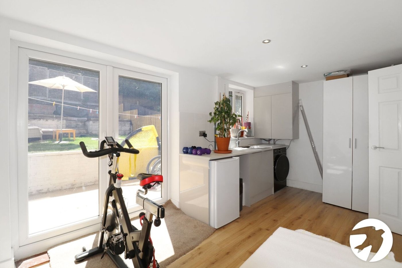 4 bedroom property for sale in Belvedere | Robinson Jackson