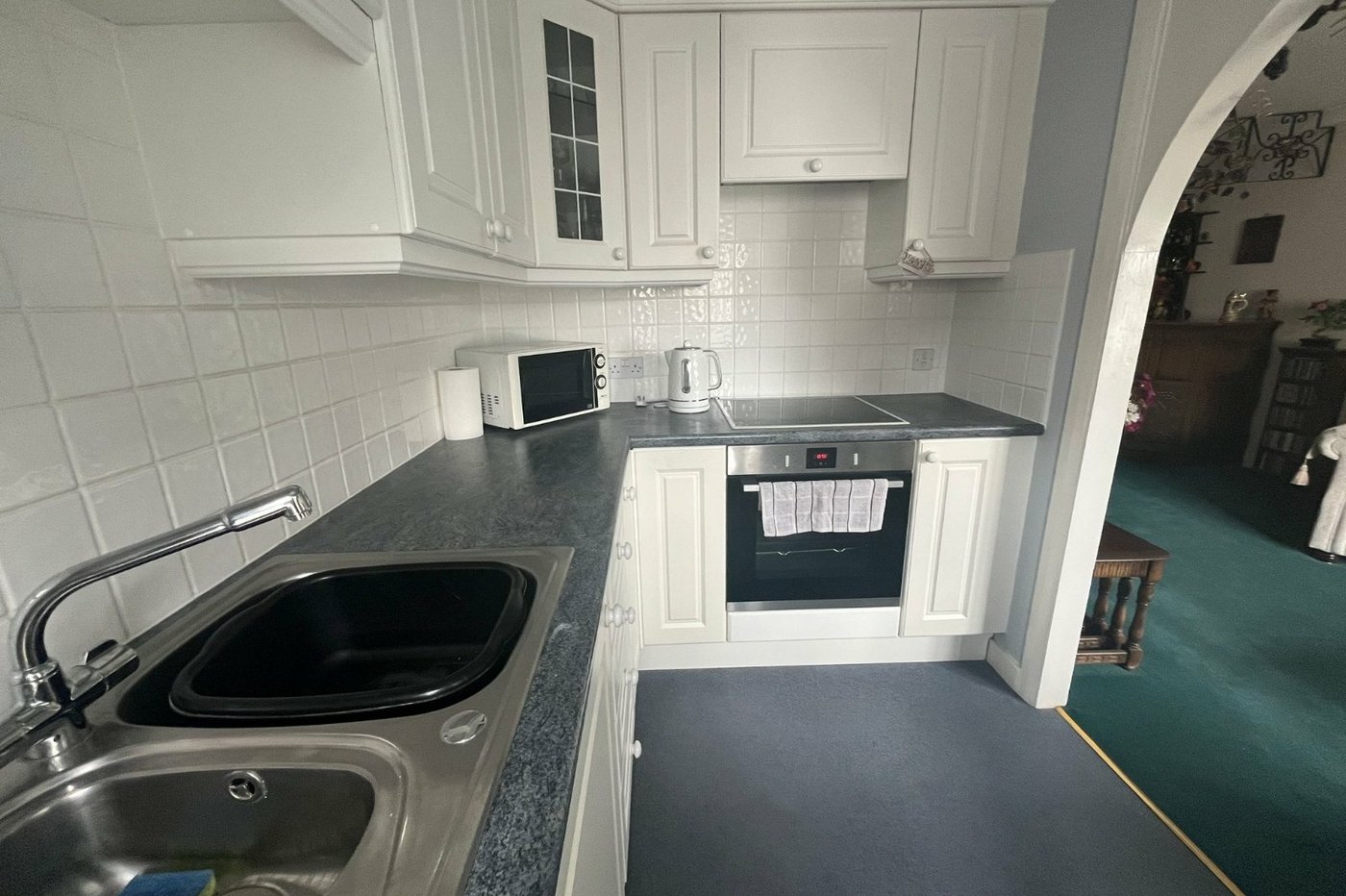 2 bedroom property for sale in West Street | Robinson Michael & Jackson