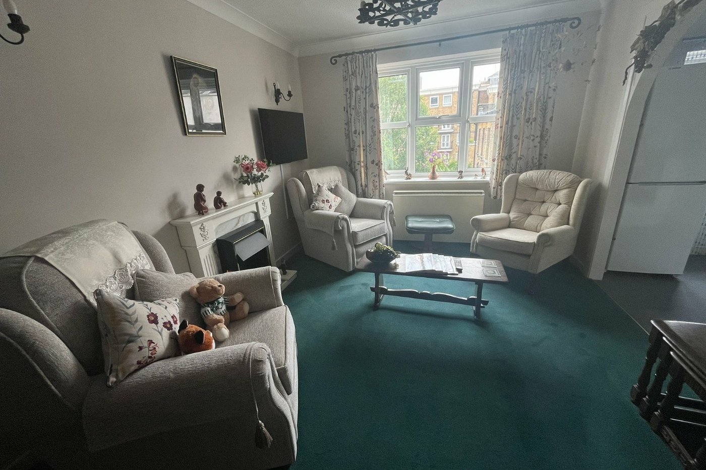 2 bedroom property for sale in West Street | Robinson Michael & Jackson