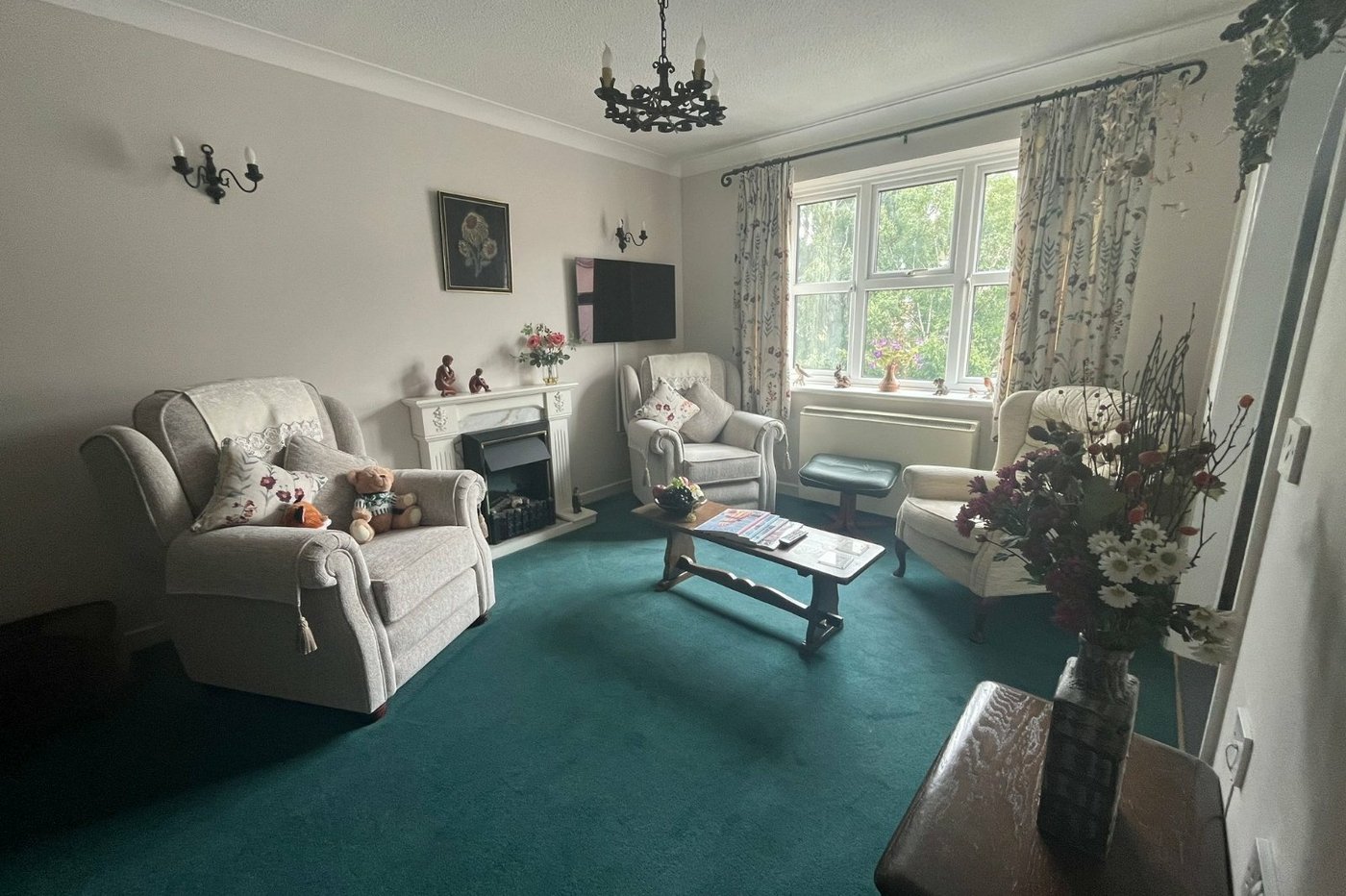 2 bedroom property for sale in West Street | Robinson Michael & Jackson