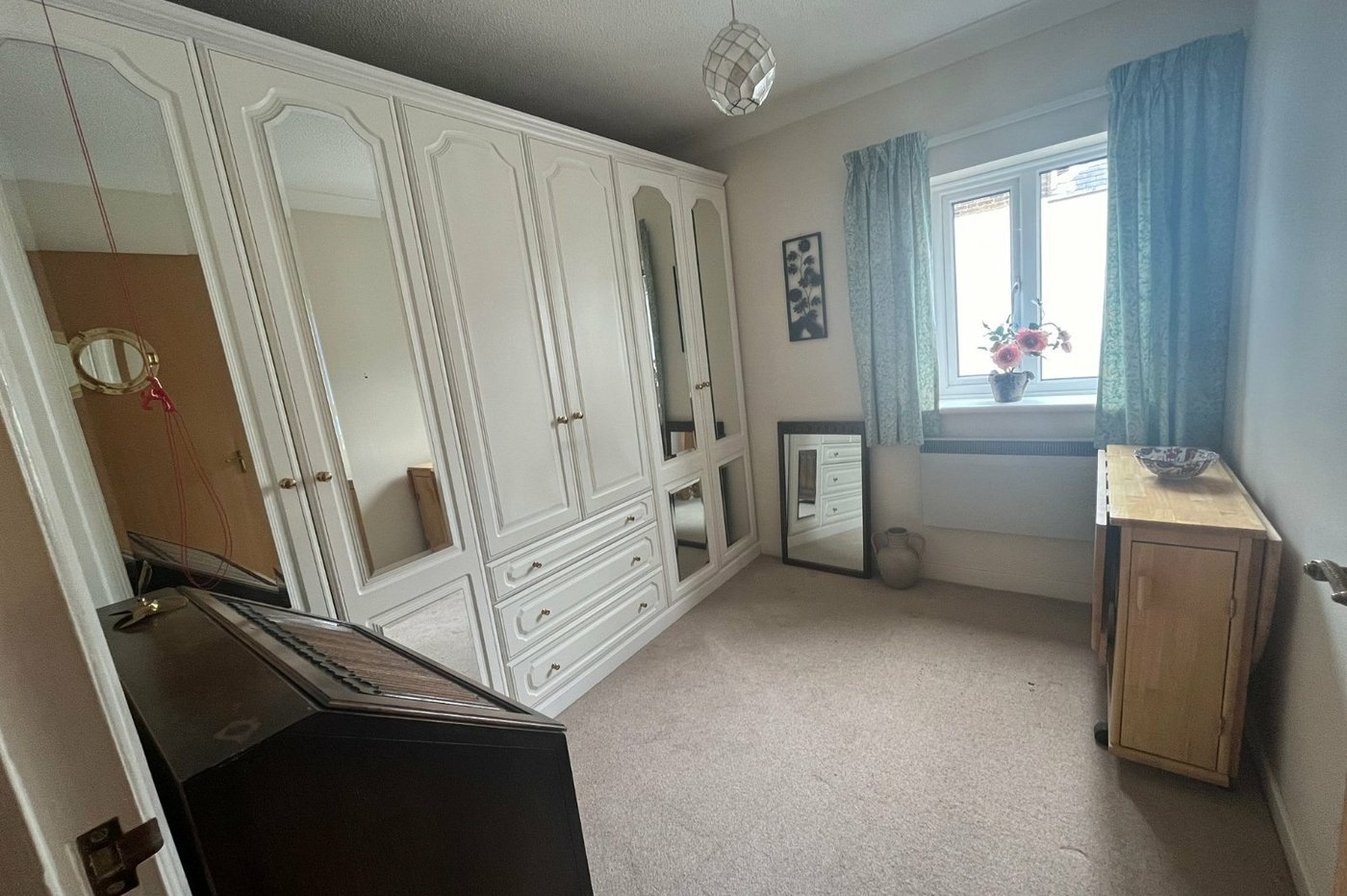 2 bedroom property for sale in West Street | Robinson Michael & Jackson