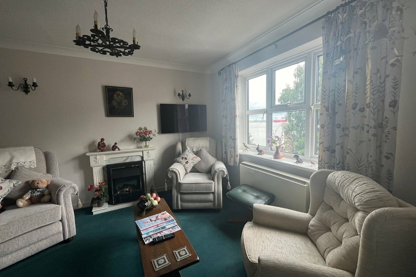 2 bedroom property for sale in West Street | Robinson Michael & Jackson